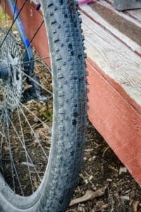 Reifen mit 140 Durchstichen